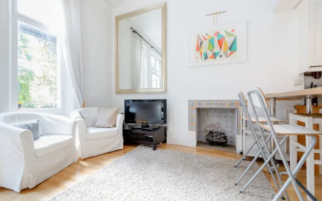 Philbeach Balcony- 2bed flat in Earls Ct