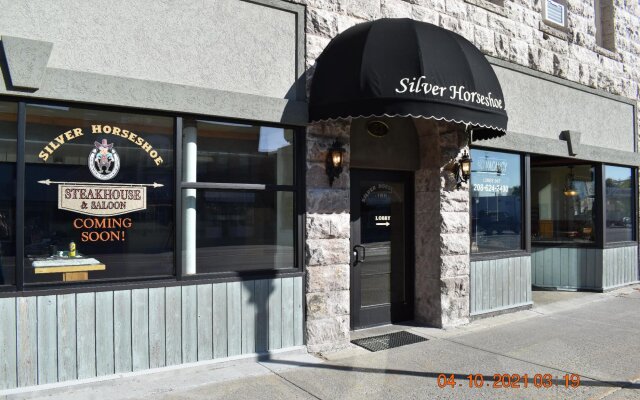 Silver Horseshoe Inn