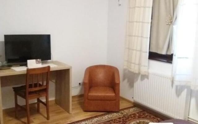 Casa Cu Pridvor
