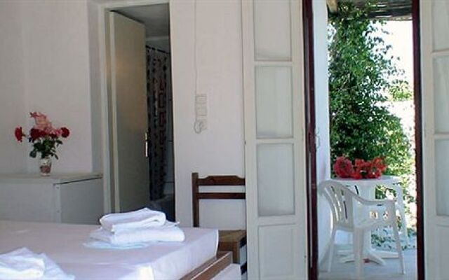 Surfing Beach Paros (Village/Camping)