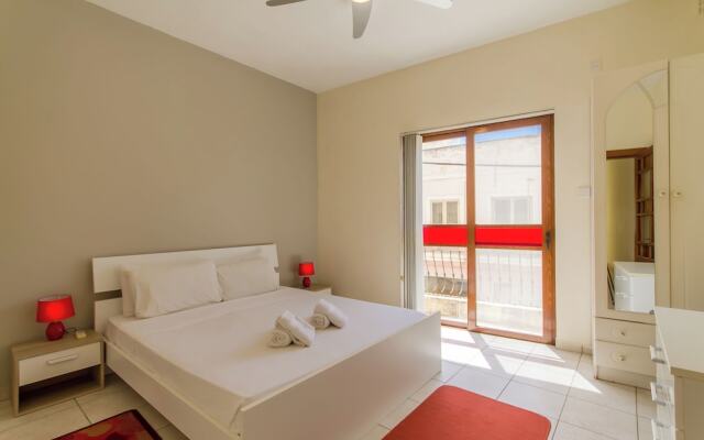 Well Located Townhouse & Courtyard Kalka