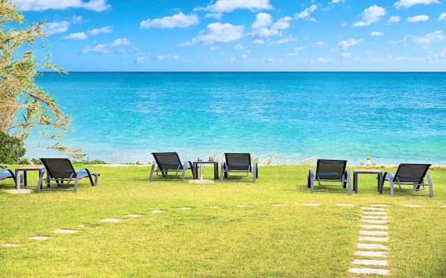 Psarou Beach House in Psarou