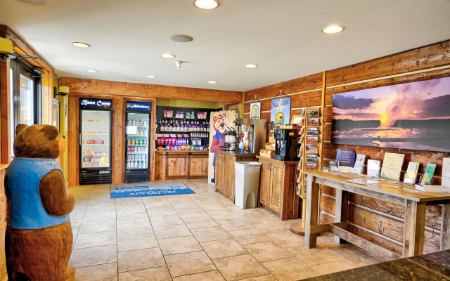 Travelodge by Wyndham Gardiner Yellowstone Park North