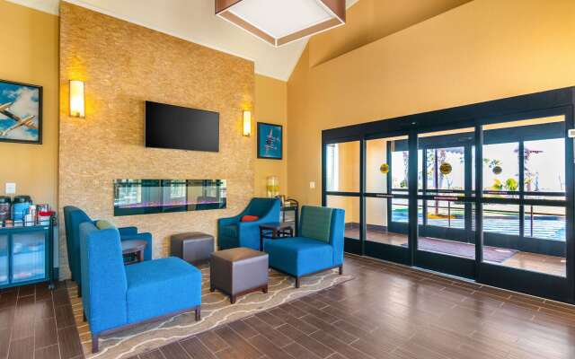 Comfort Inn & Suites