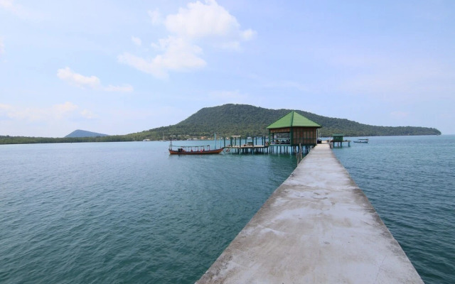 Mad Monkey Koh Rong Samloem