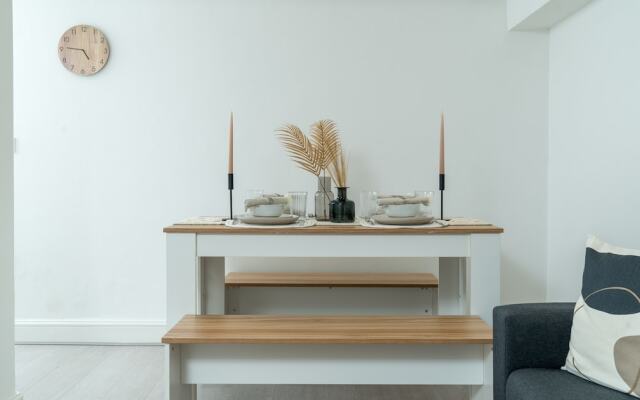 Russell Sq Suite 2 Bed Apartment