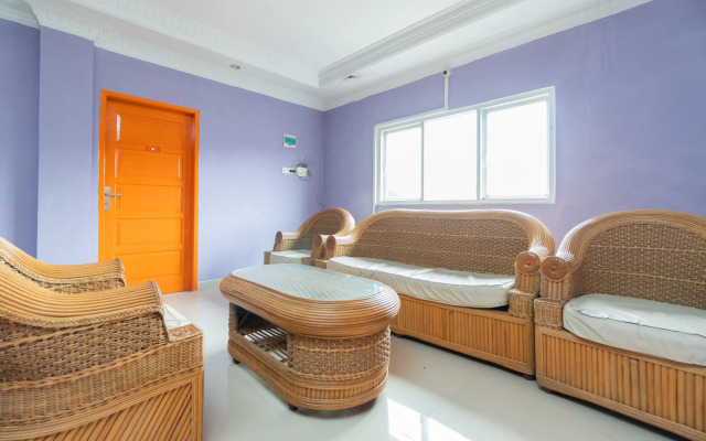 RedDoorz Syariah near Transmart Padang