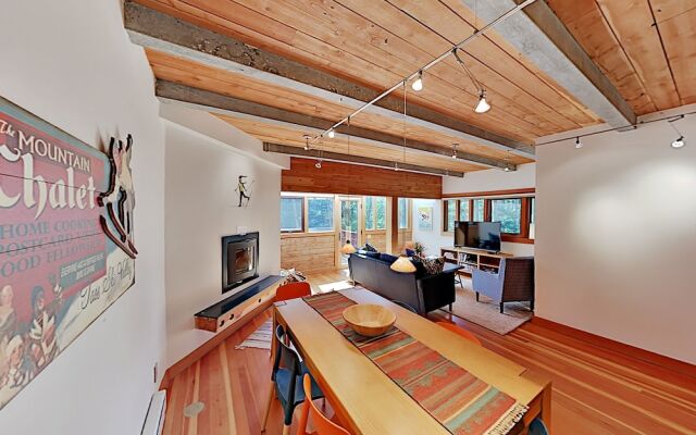 15tru2ag 3 Bedroom Condo