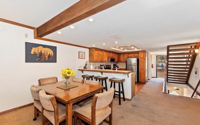 055 - Lakefront Ski Getaway