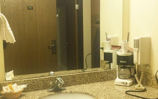 Motel 6 Portland, IN