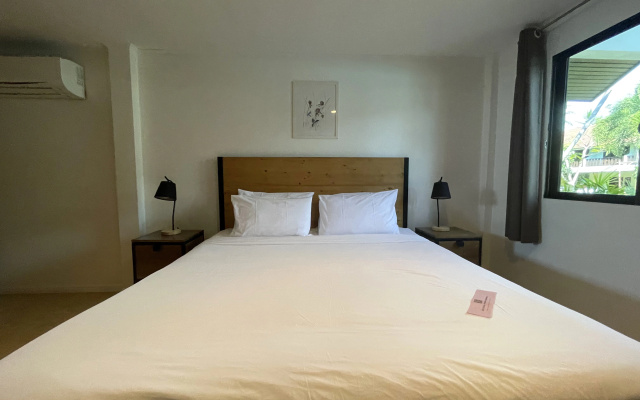 Dolphin Bay Beach Resort – Guest Rooms – Sam Roi Yot
