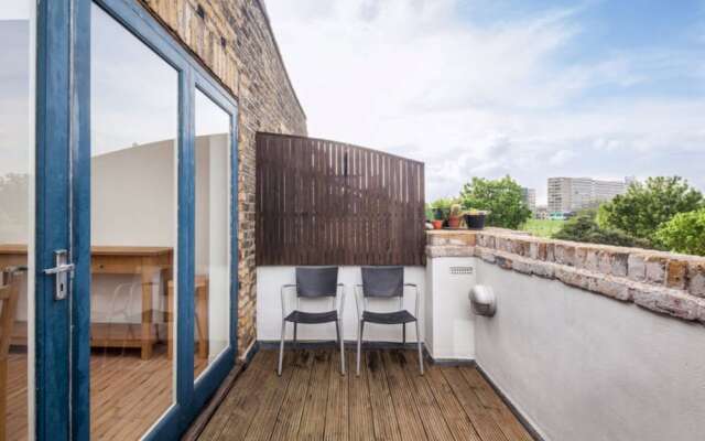 Stunning 2Bed Home with 2 Balconies in Camberwell