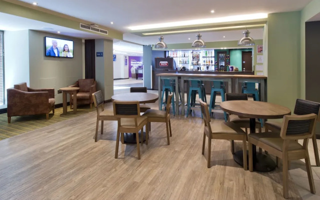 Premier Inn Edinburgh Cc York Place/St James Quarter