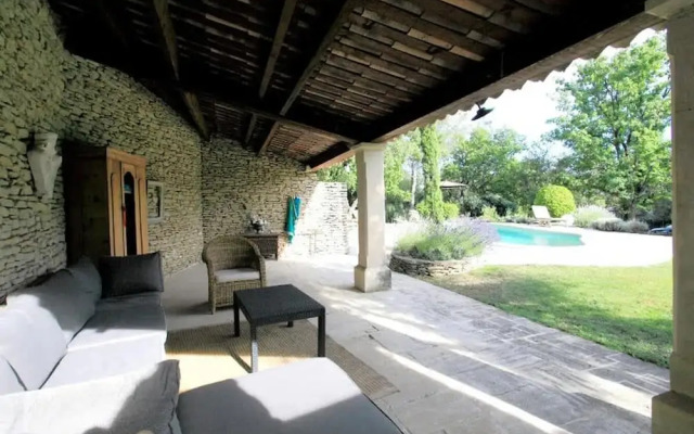 Provencal Villa in the Heart of the Luberon Scrubland