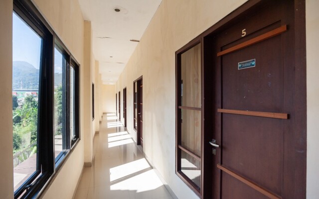 Urbanview Hotel Syariah Villa SM Cisarua Puncak by RedDoorz