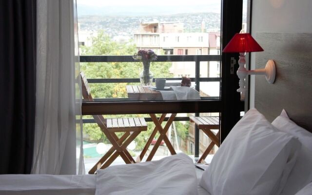 Dayroom Chardonnay Boutique Hotel