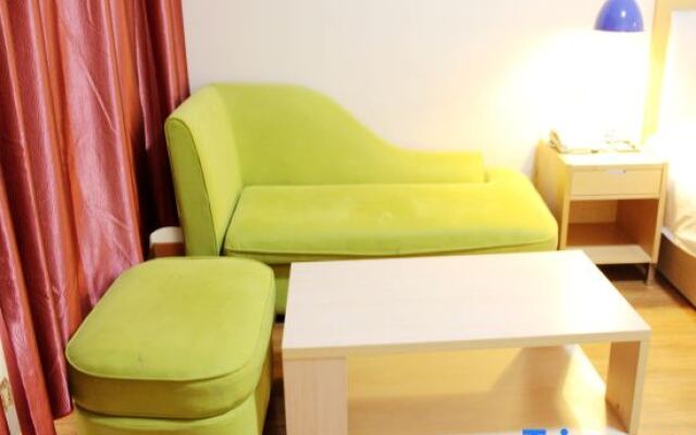 Loulan Hotel (Liaocheng Bus Terminal Wanda Plaza)