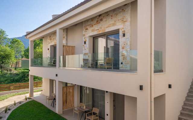 Amo Golden Suites