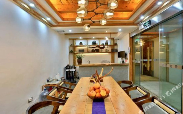 Zhenqing Bieyuan Boutique Hotel