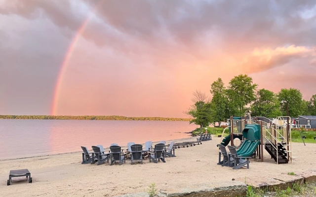 Great Blue Resorts - McCreary's Beach