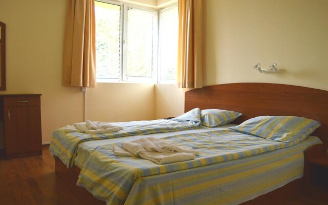 Family hotel Neptun Lozenets