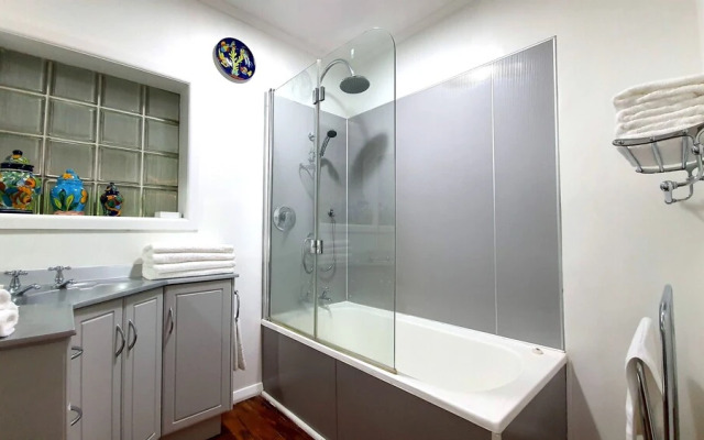 Rustic 1br in Kohimarama Parking & Wifi