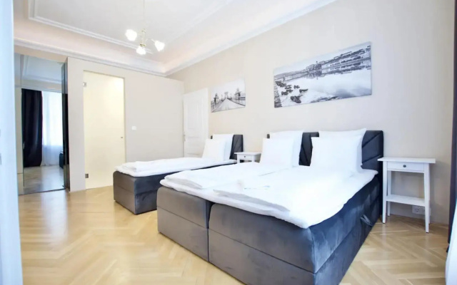 Premium Apartment by Hi5 - Ferenciek tere - 3 BDR