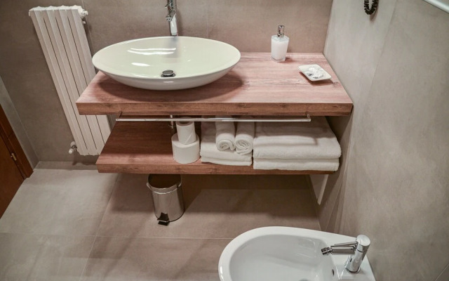 Turquoise Apt City Center