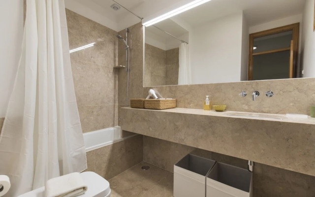 Rustic Flat at Lisbon's Heart