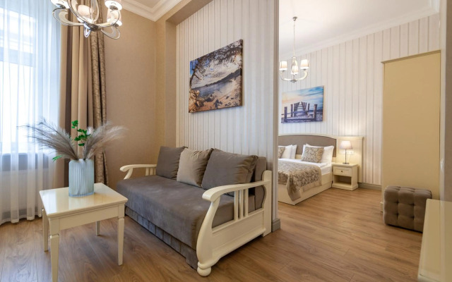 Royal mini-apart hotel on Serbska 6