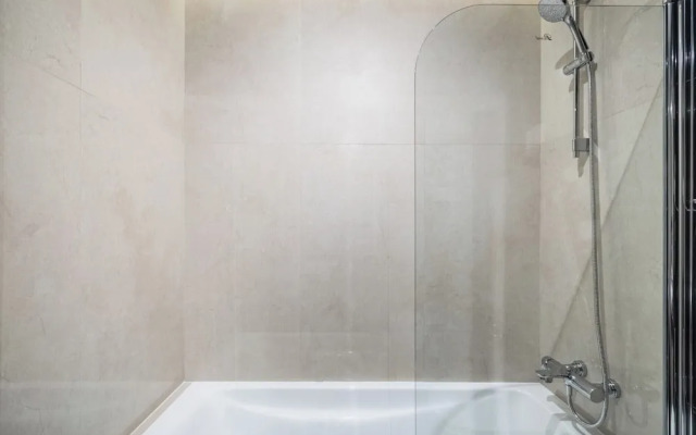 Elegant studio in Me Do Re Tower