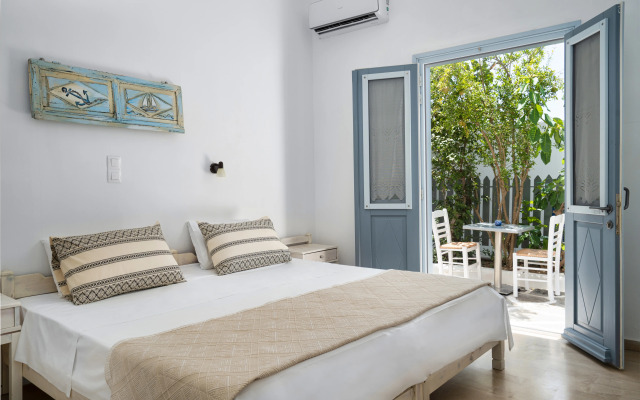 Iris Hotel