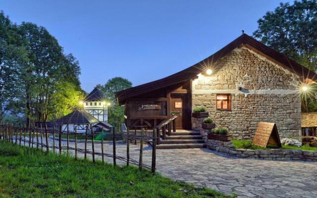 Farm Stay Čardaklije