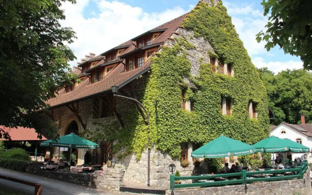 WASSERSTELZ Historisches Genusshotel & Restaurant am Rhein