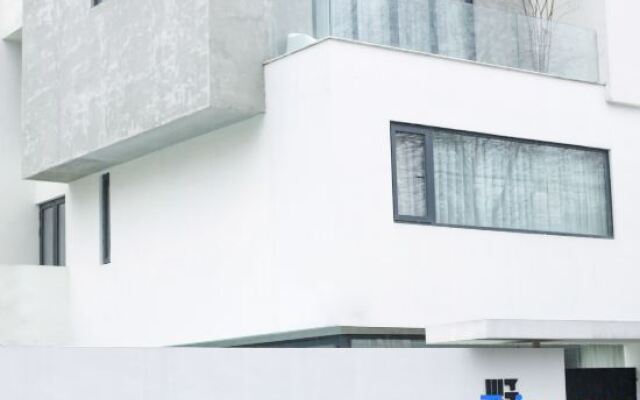 Laiye Moganshan Designer Private Tang Homestay (Yucun Square)