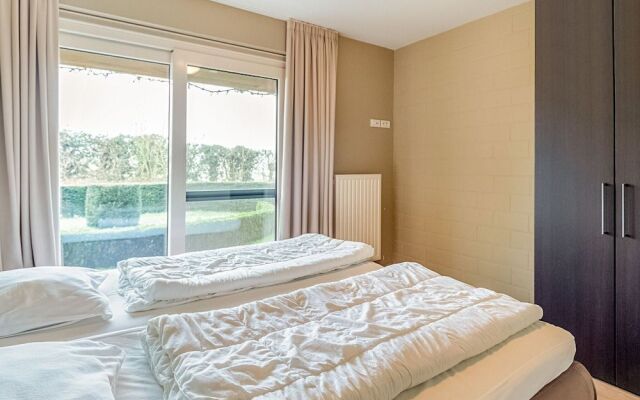 Serene Holiday Home in Gijverinkhove With Terrace, Garden