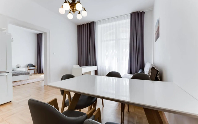 The Dancing House Residence