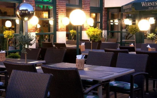 Hotel & Restaurant 5 Linden