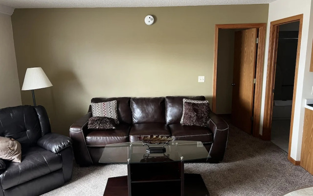 Lincoln Host Motor Inn