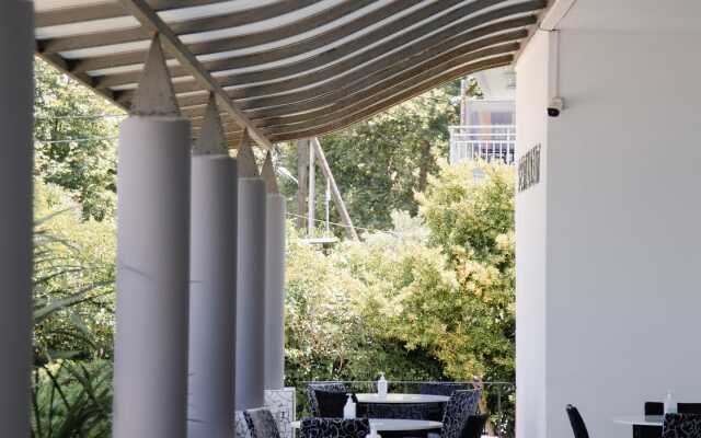 Calma Beach Hotel