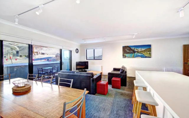 Snow Ski Apartments 36