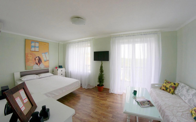 Flatsy at Botanichniy Sad underground