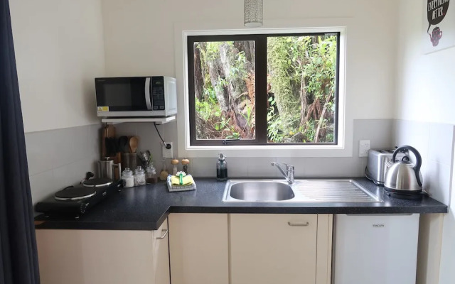 Te Nikau Retreat - Hostel