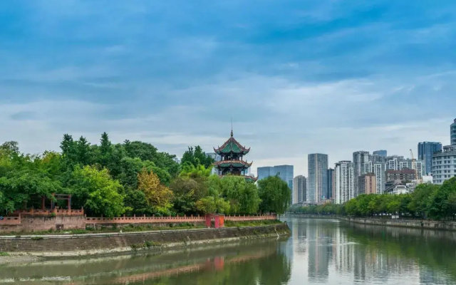 Xana Hotelle Chengdu Railway East Station West Square