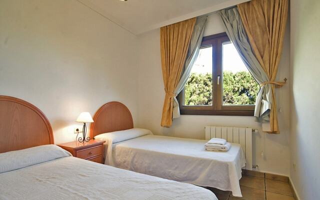 Villa - 6 Bedrooms with Pool and WiFi - 104983