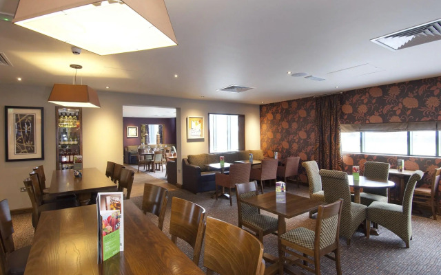 Premier Inn London Heathrow Airport Terminal 5 Hotel