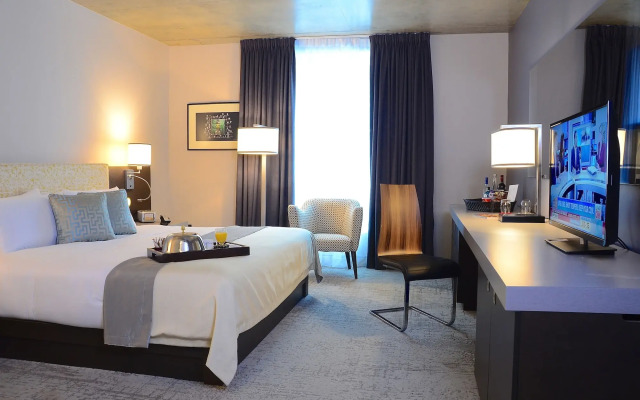 Hotel 10