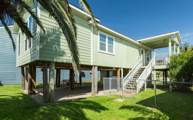 4121 Las Palmas Street Home by RedAwning