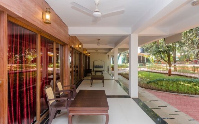 OYO 28759 Green Park Club Resort