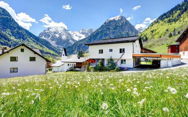 Haus Tuklar